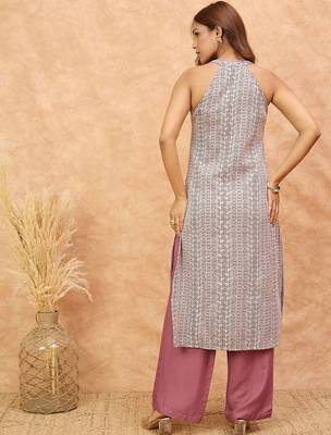 Women Regular Kurta with Trousers 4