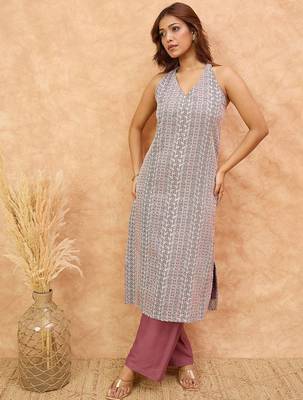 Women Regular Kurta with Trousers 5