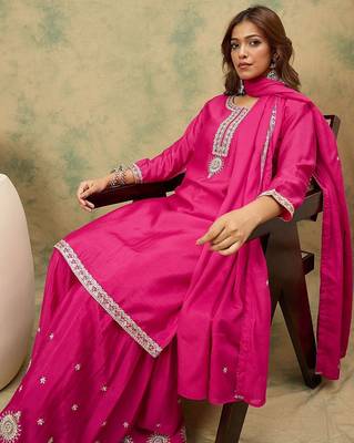 Women Ethnic Motifs Yoke Design Regular Kurta With Sharara & Dupatta 7