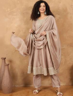 Yoke Design Straight Kurta With Trousers & Dupatta 1