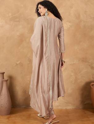 Yoke Design Straight Kurta With Trousers & Dupatta 2