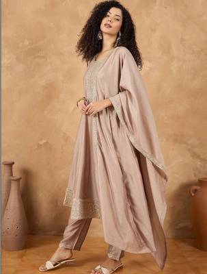 Yoke Design Straight Kurta With Trousers & Dupatta 4