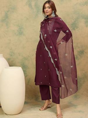 Yoke or Border Embroidered Zari Straight Kurta With Trousers & Dupatta 5