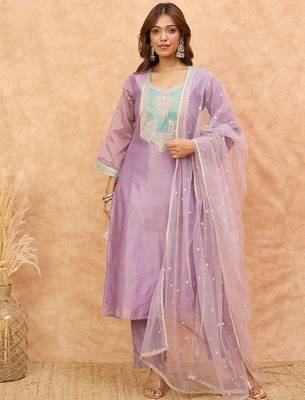 Women Ethnic Motifs Yoke Design Zari Kurta with Trousers & Dupatta 1