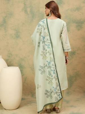 Floral Printed V-Neck Chanderi Silk Kurta With Trousers & Dupatta 5