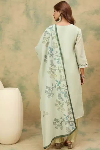 Floral Printed V-Neck Chanderi Silk Kurta With Trousers & Dupatta