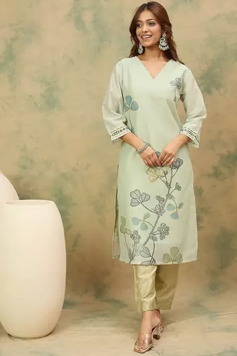 Floral Printed V-Neck Chanderi Silk Kurta With Trousers & Dupatta