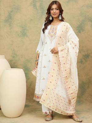 Floral Yoke Design Notch Neck Thread Work Straight Kurta With Trousers & Dupatta 1