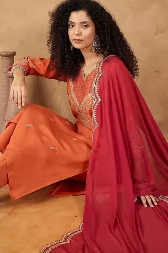 Women Ethnic Motifs Embroidered Regular Kurta Set With Dupatta