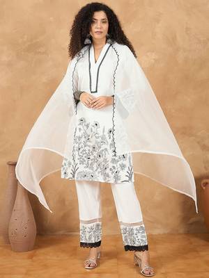 Floral Embroidered Thread Work V-Neck Straight Kurta With Trousers & Dupatta 1