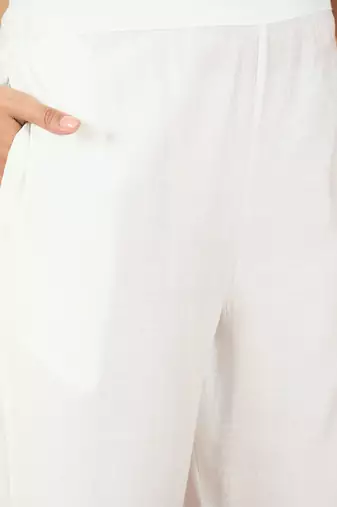 Floral Embroidered Thread Work V-Neck Straight Kurta With Trousers & Dupatta