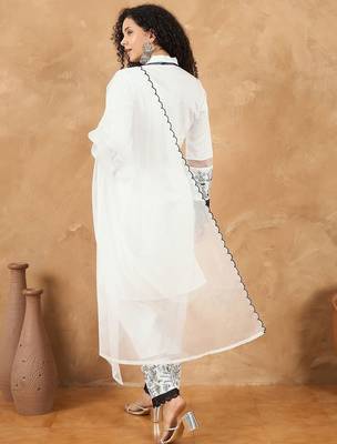 Floral Embroidered Thread Work V-Neck Straight Kurta With Trousers & Dupatta 6