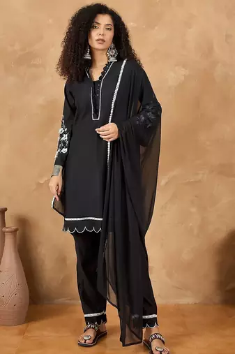 Women Solid Kurta with Pyjama & Dupatta