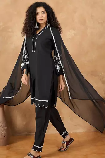 Women Solid Kurta with Pyjama & Dupatta