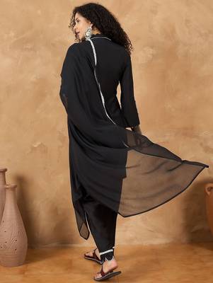 Women Solid Kurta with Pyjama & Dupatta 6