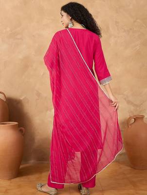 Women Ethnic Motifs Embroidered Kurta with Trouser & Dupatta 6
