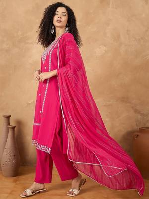 Floral Embroidered Thread Work Straight Kurta With Trousers & Dupatta 5