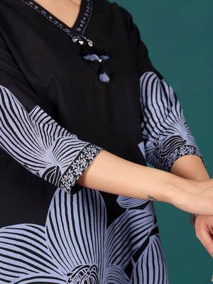Floral Printed V-Neck Pure Cotton Straight Kurta With Trousers & Dupatta 2