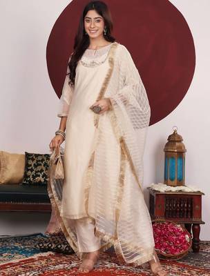 Floral Embroidered Round Neck Straight Kurta With Trousers & Dupatta 1