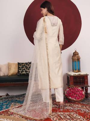 Floral Embroidered Round Neck Straight Kurta With Trousers & Dupatta 5