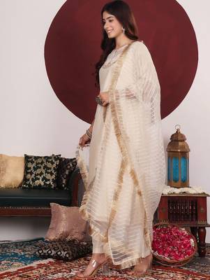 Floral Embroidered Round Neck Straight Kurta With Trousers & Dupatta 6