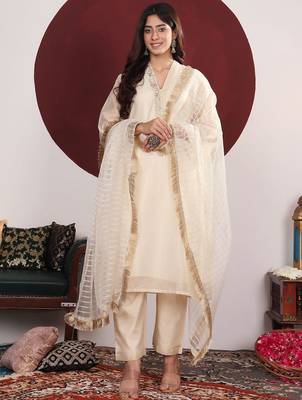 Floral Embroidered Round-V Straight Kurta With Trousers & Dupatta 1