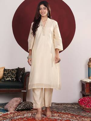Floral Embroidered Round-V Straight Kurta With Trousers & Dupatta 7