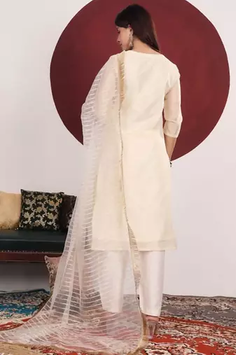 Floral Embroidered V-Neck Straight Kurta With Trousers & Dupatta