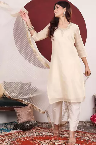 Floral Embroidered V-Neck Straight Kurta With Trousers & Dupatta