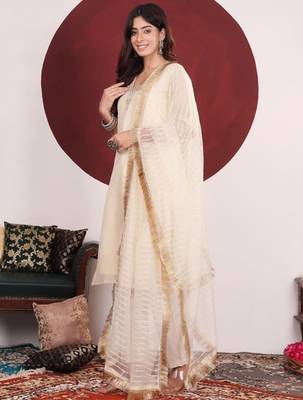 Floral Embroidered V-Neck Straight Kurta With Trousers & Dupatta 5