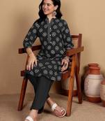 Floral Printed Mandarin Collar Straight Kurta With Trousers