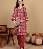 Geometric Printed V-Neck Straight Kurta With Trousers