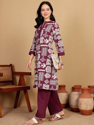 Women Floral Printed Kurta with Trousers 1
