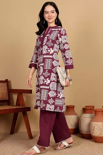 Women Floral Printed Kurta with Trousers