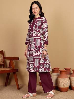 Women Floral Printed Kurta with Trousers 6