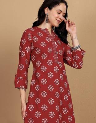 Floral Printed Mandarin Collar Straight Kurta With Trousers 3