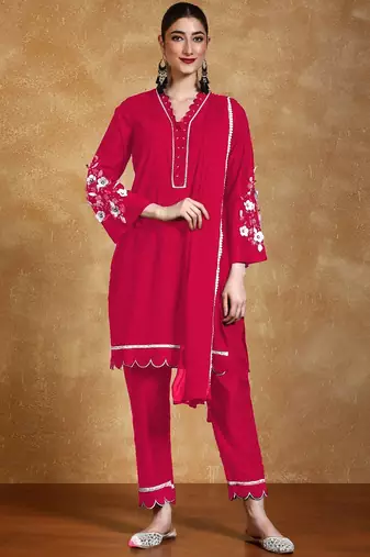 Women Solid Fuchsia Regular Beads and Stones Detail Kurta with Trousers & Dupatta