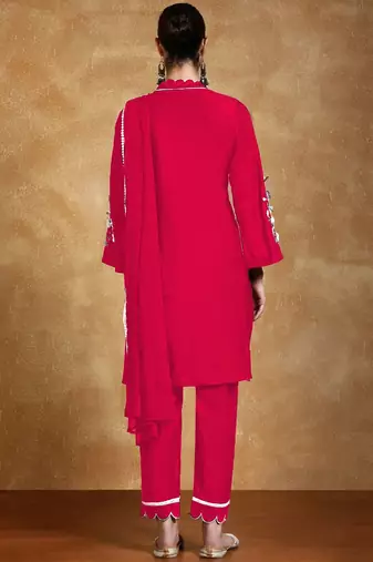 Women Solid Fuchsia Regular Beads and Stones Detail Kurta with Trousers & Dupatta