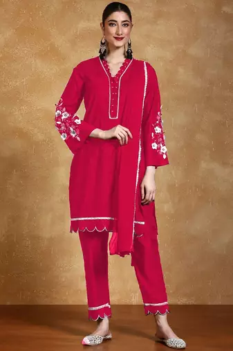 Women Solid Fuchsia Regular Beads and Stones Detail Kurta with Trousers & Dupatta