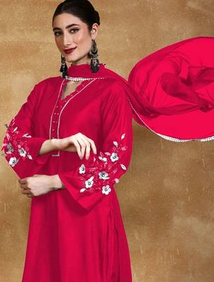 Women Solid Fuchsia Regular Beads and Stones Detail Kurta with Trousers & Dupatta 6