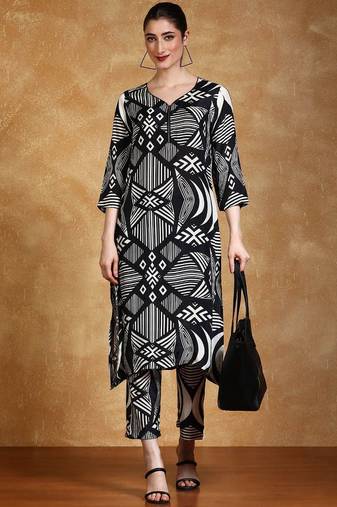 Women Geometric Printed Kurta with Trousers