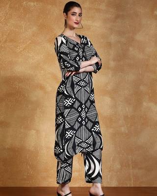 Women Geometric Printed Kurta with Trousers 3