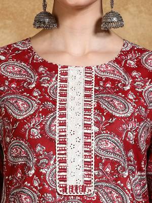 Women Paisley Printed Kurta with Trousers & Dupatta 2