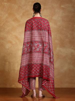 Women Paisley Printed Kurta with Trousers & Dupatta 5