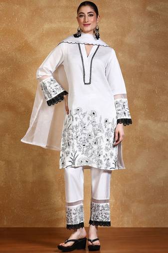 Women Floral Embroidered Kurta with Trousers & Dupatta