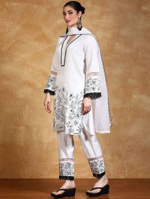 Women Floral Embroidered Kurta with Trousers & Dupatta 4