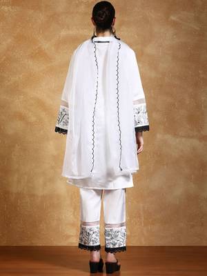 Women Floral Embroidered Kurta with Trousers & Dupatta 5
