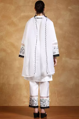 Women Floral Embroidered Kurta with Trousers & Dupatta