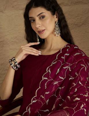 Women Solid Kurta with Trousers & Dupatta 3