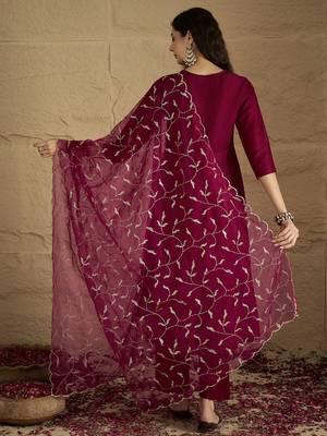 Women Solid Kurta with Trousers & Dupatta 5